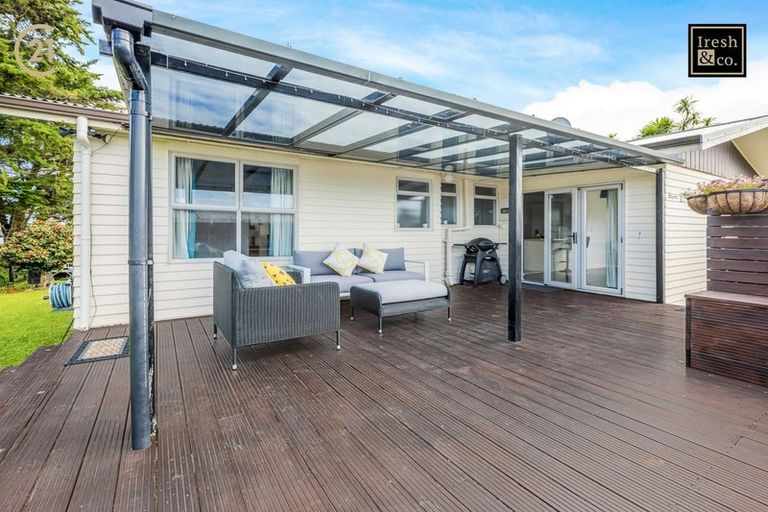 Photo of property in 107 Edgewater Drive, Pakuranga, Auckland, 2010