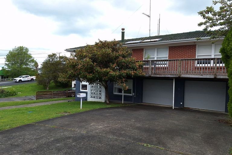 Photo of property in 2 Anne Road, Hillcrest, Auckland, 0627
