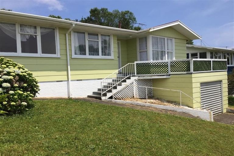 Photo of property in 7 Granby Place, Westown, New Plymouth, 4310
