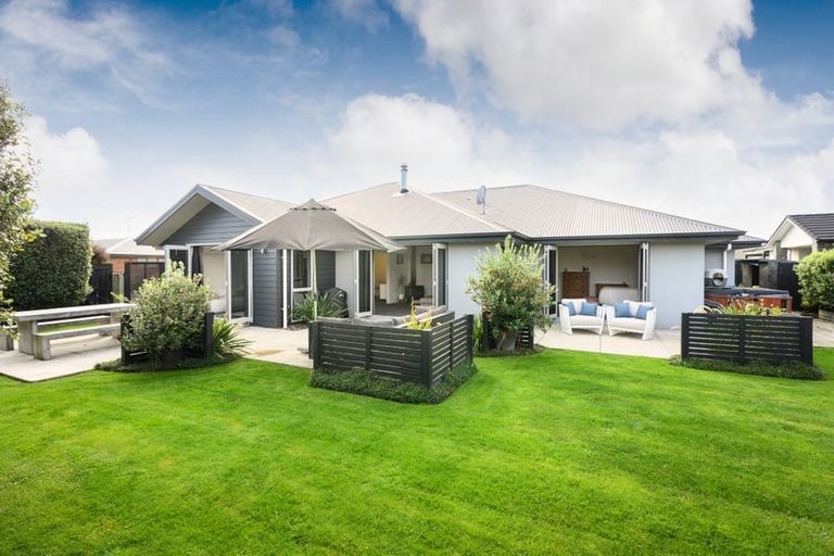 Photo of property in 24 Liberty Grove, Kelvin Grove, Palmerston North, 4414