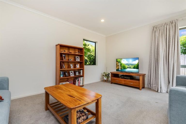 Photo of property in 17b Drake Street, Howick, Auckland, 2014