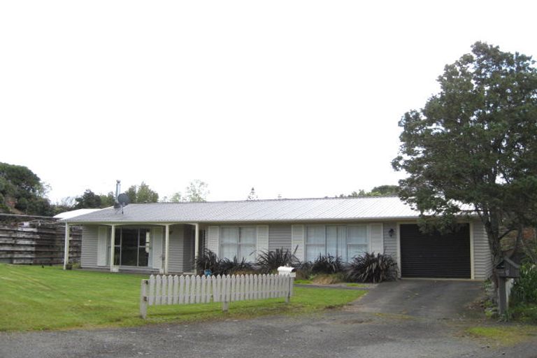 Photo of property in 15b Leatham Avenue, Strandon, New Plymouth, 4312