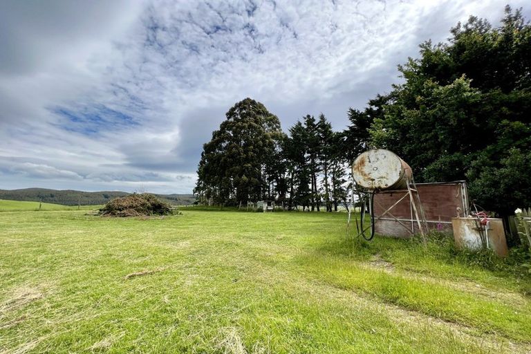 Photo of property in 231 Lillburn Monowai Road, Dean, Tuatapere, 9691