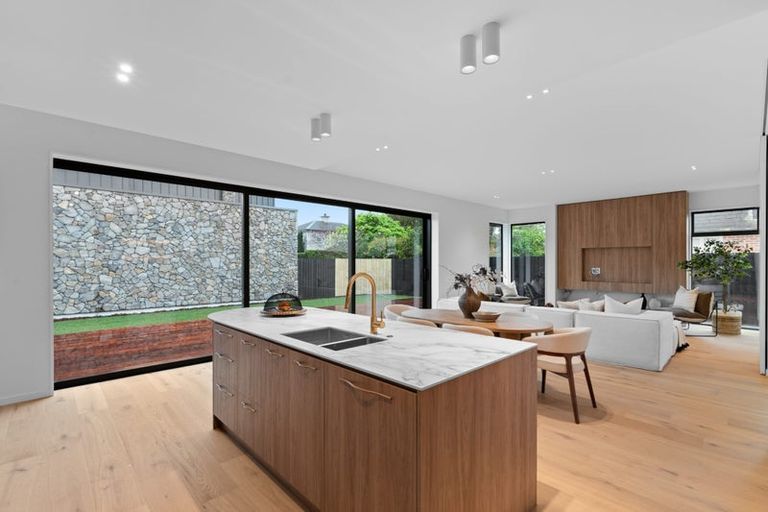 Photo of property in 17 Plynlimon Road, Fendalton, Christchurch, 8052