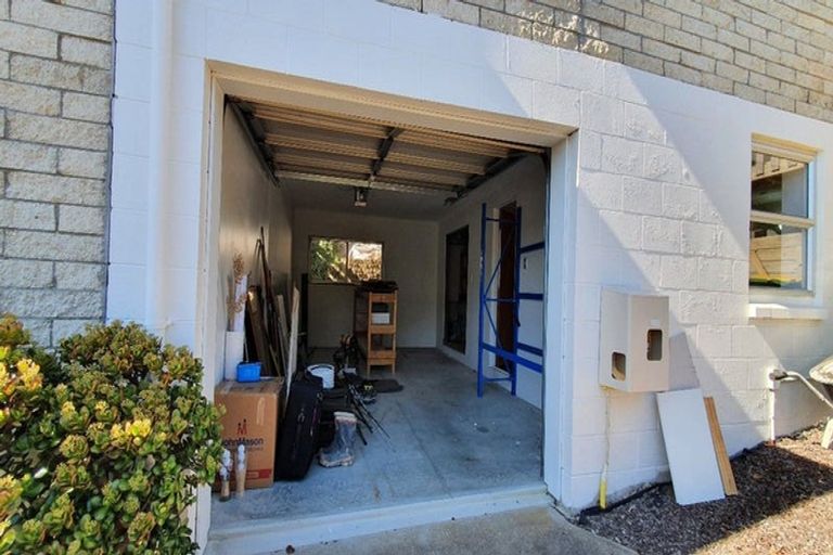 Photo of property in 2/9 Lingham Crescent, Torbay, Auckland, 0630