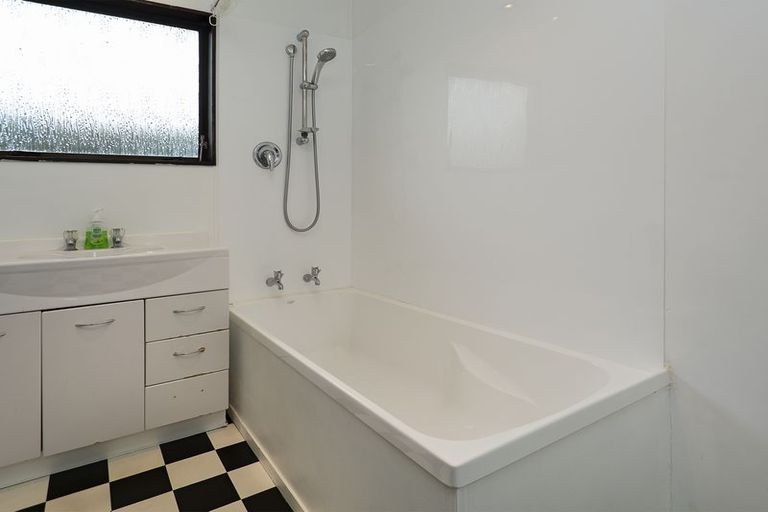 Photo of property in 56a Queen Road, Bellevue, Tauranga, 3110