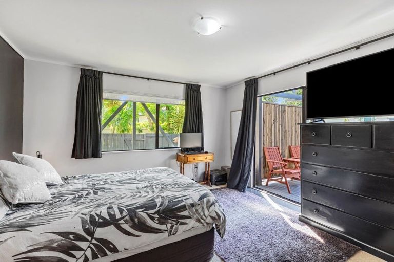 Photo of property in 10a Hayley Grove, Papamoa Beach, Papamoa, 3118