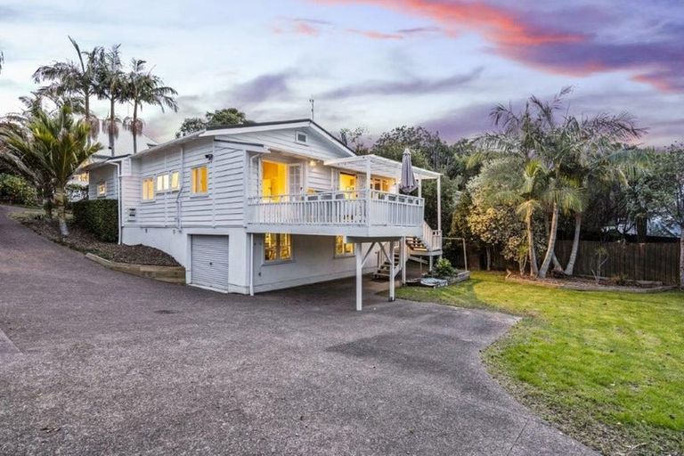 Photo of property in 13a Rodney Road, Northcote Point, Auckland, 0627