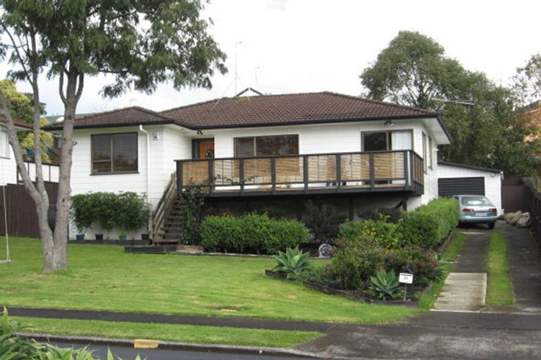 Photo of property in 21 Cairngorm Place, Highland Park, Auckland, 2010