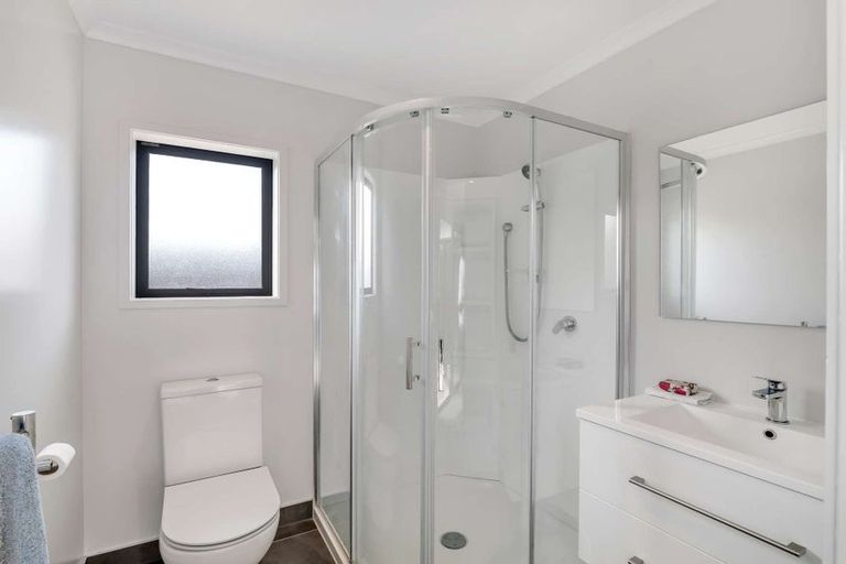 Photo of property in 13 Olney Court, One Tree Point, 0118