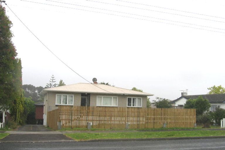 Photo of property in 1/64 Coronation Road, Hillcrest, Auckland, 0627