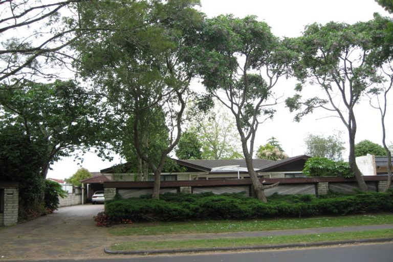 Photo of property in 30 Walter Strevens Drive, Conifer Grove, Takanini, 2112