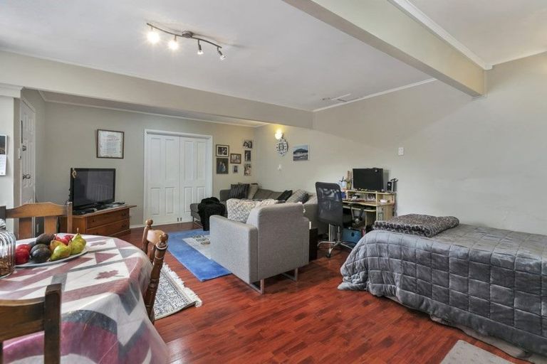 Photo of property in 10 Beeche Place, Birkdale, Auckland, 0626