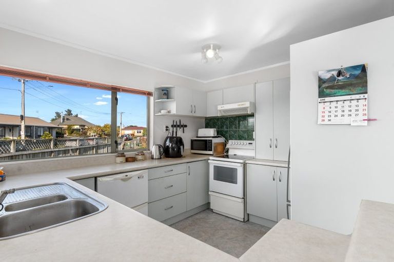 Photo of property in 15a Sinclair Street, Greerton, Tauranga, 3112
