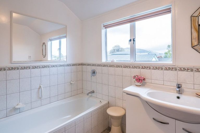 Photo of property in 2 Awanui Drive, Waikanae, 5036