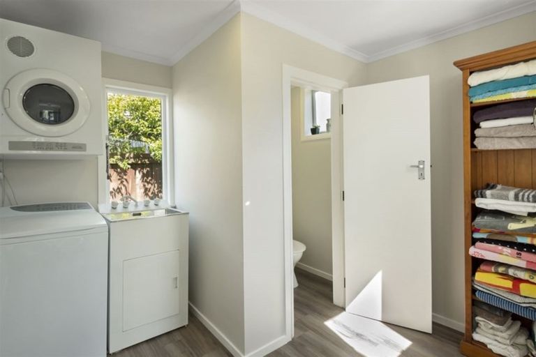 Photo of property in 129 Somerfield Street, Somerfield, Christchurch, 8024