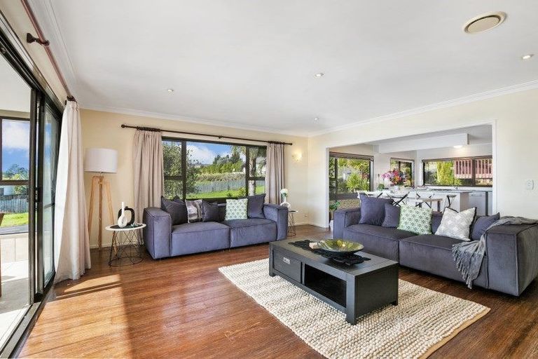 Photo of property in 53 Okura River Road, Okura, Albany, 0792