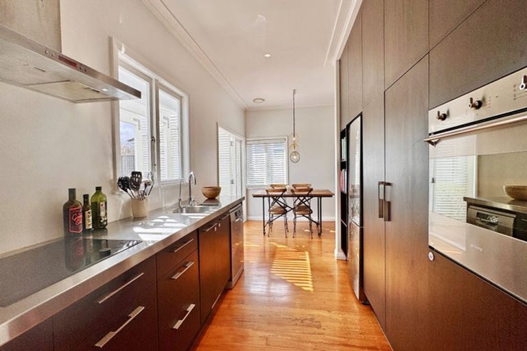 Photo of property in 43 Balmain Road, Birkenhead, Auckland, 0626