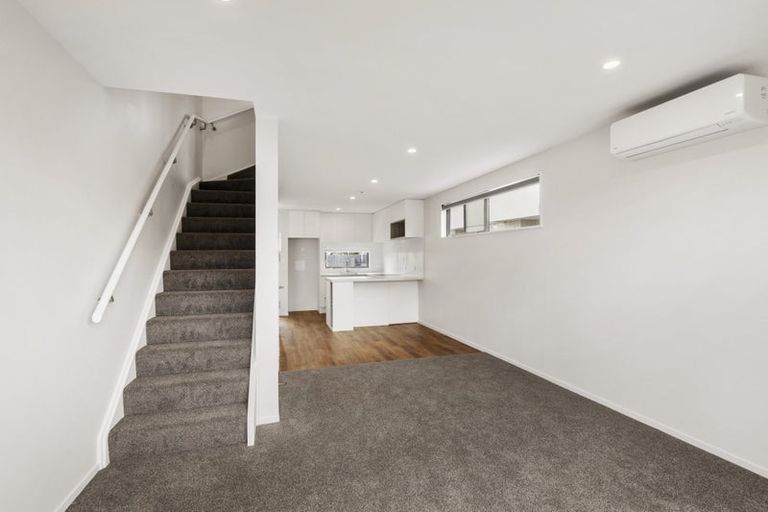 Photo of property in 8/15 Awamutu Grove, Waiwhetu, Lower Hutt, 5010