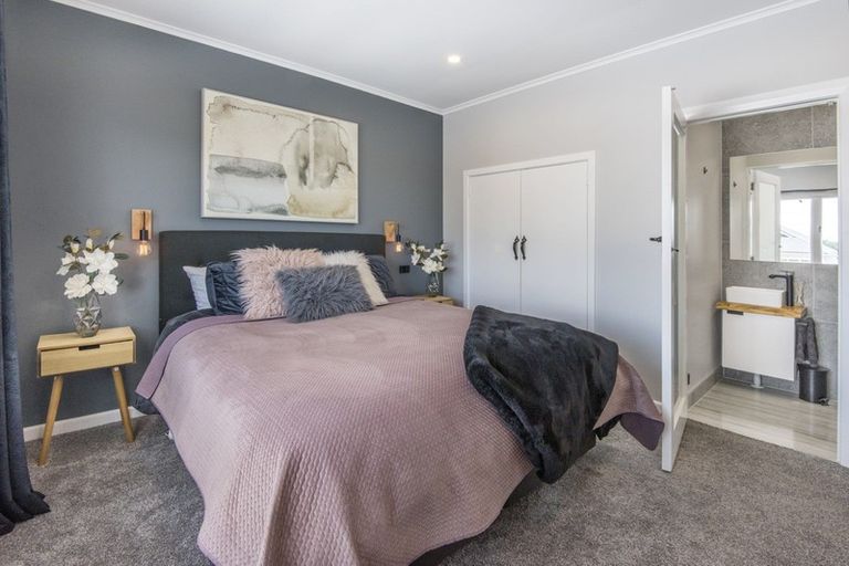 Photo of property in 1/28 Williamson Avenue, Belmont, Auckland, 0622