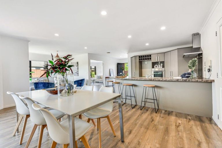 Photo of property in 22 Whitford Place, Rototuna North, Hamilton, 3210