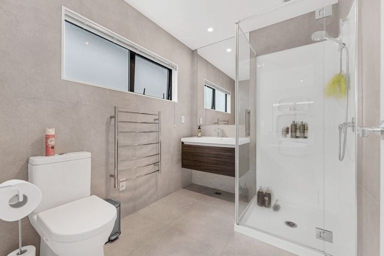 Photo of property in 33 Kabardin Street, Karaka, Papakura, 2113