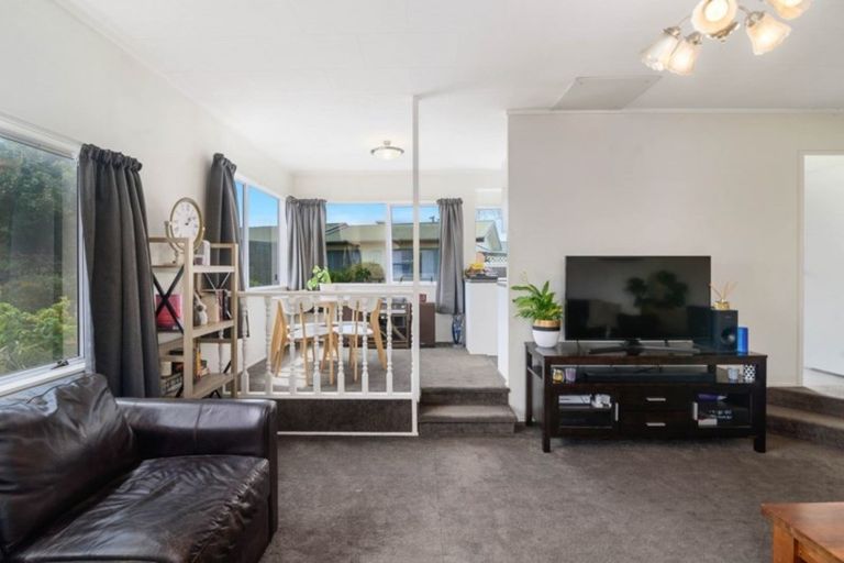 Photo of property in 4 Mansfield Road, Owhata, Rotorua, 3010