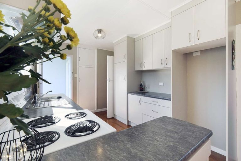 Photo of property in 9 Whakawhiti Street, Marfell, New Plymouth, 4310