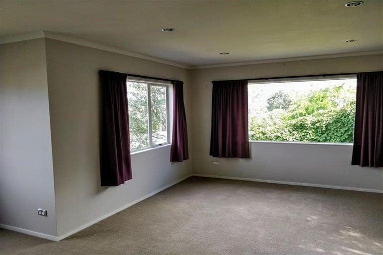 Photo of property in 16 Mckinley Road, Sunnyvale, Auckland, 0612