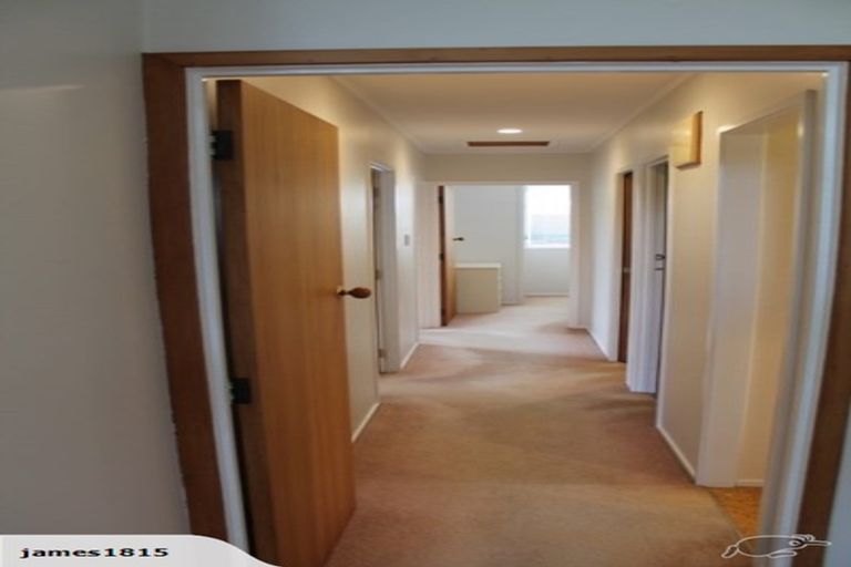 Photo of property in 10 Rosecamp Road, Beach Haven, Auckland, 0626