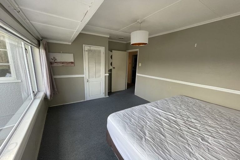 Photo of property in 23a Awanui Street, Merrilands, New Plymouth, 4312