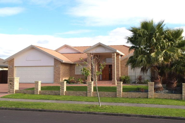 Photo of property in 3 Ambleside Drive, Northpark, Auckland, 2013