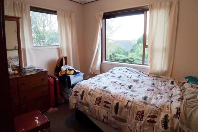 Photo of property in 2/9 Seaton Road, Murrays Bay, Auckland, 0630