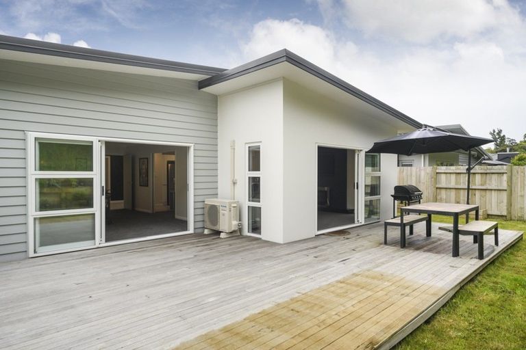 Photo of property in 13 Freedom Drive, Kelvin Grove, Palmerston North, 4414