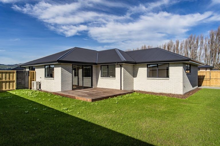 Photo of property in 5 Kaka Place, Halswell, Christchurch, 8025