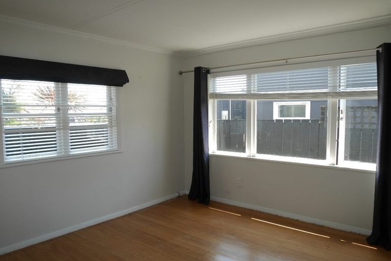 Photo of property in 1 Toru Road, Paraparaumu Beach, Paraparaumu, 5032