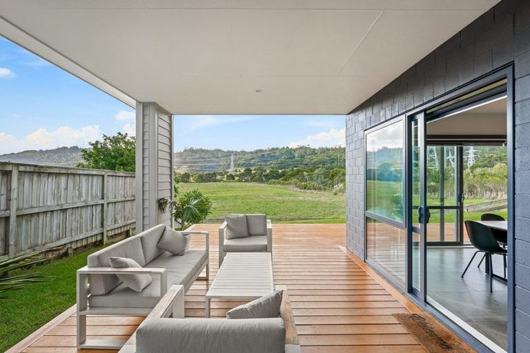 Photo of property in 23 Josh Road, Huapai, Kumeu, 0810