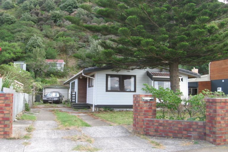 Photo of property in 119 Breaker Bay Road, Breaker Bay, Wellington, 6022