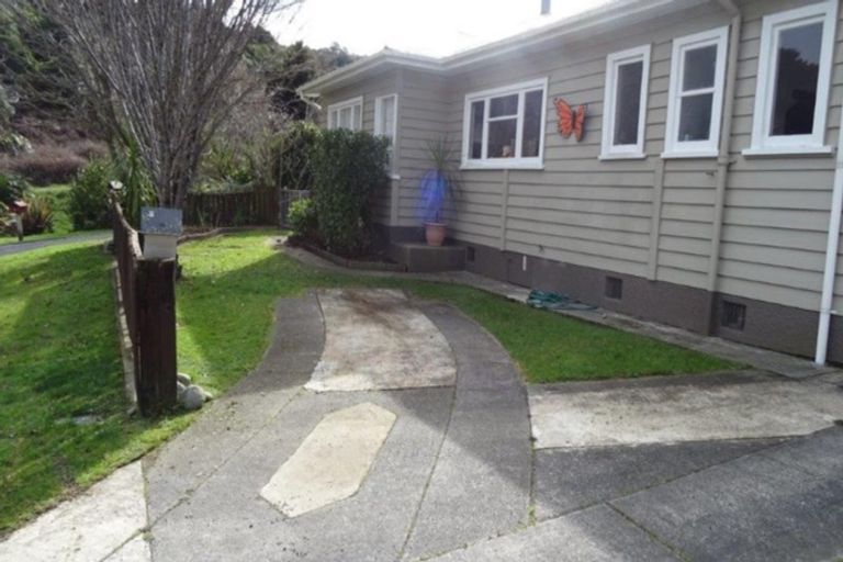 Photo of property in 2 Leicester Street, Picton, 7220