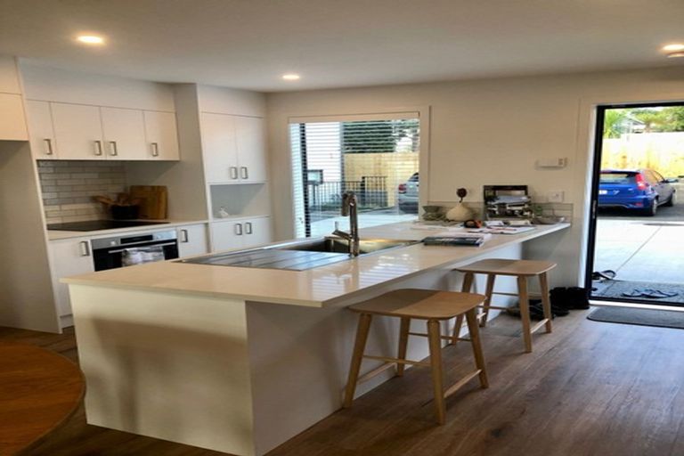 Photo of property in 4/35 Garadice Road, Rothesay Bay, Auckland, 0630