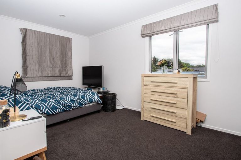 Photo of property in 2/1 Hibiscus Avenue, Hamilton Lake, Hamilton, 3204