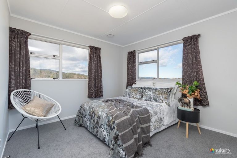 Photo of property in 118 Norana Road, Timberlea, Upper Hutt, 5018