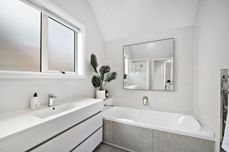 Photo of property in 1/10 Military Road, Boulcott, Lower Hutt, 5010