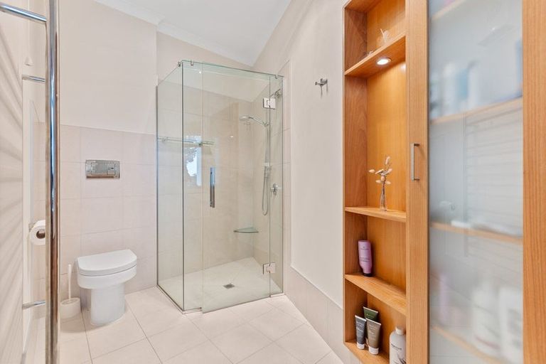 Photo of property in 12a Tamati Place, Merrilands, New Plymouth, 4312