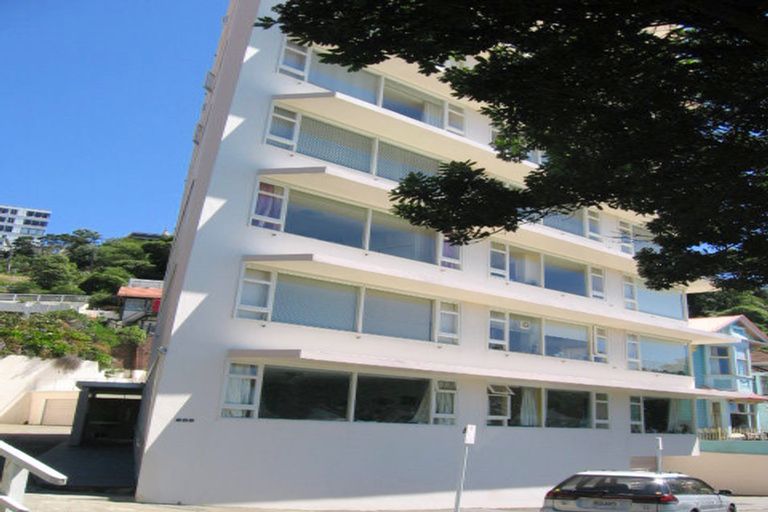 Photo of property in Clifton Towers, 202 Oriental Parade, Oriental Bay, Wellington, 6011