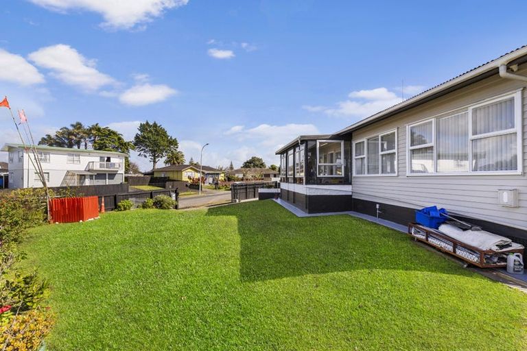 Photo of property in 66 Sunlands Drive, Manurewa, Auckland, 2102