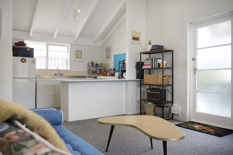 Photo of property in 24/125 Queens Drive, Lyall Bay, Wellington, 6022
