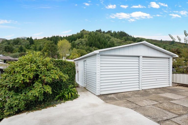 Photo of property in 168 Waikawa Road, Picton, 7220