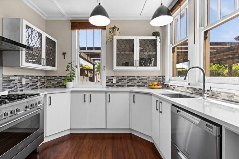 Photo of property in 305 Southland Road, Hastings, 4122