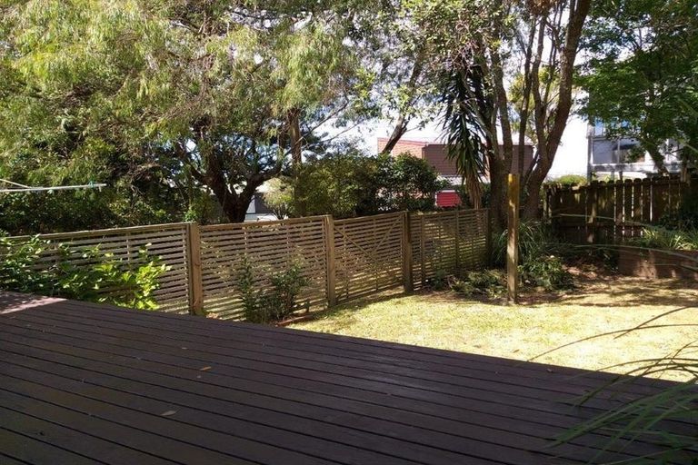 Photo of property in 5/162 Onewa Road, Northcote, Auckland, 0627